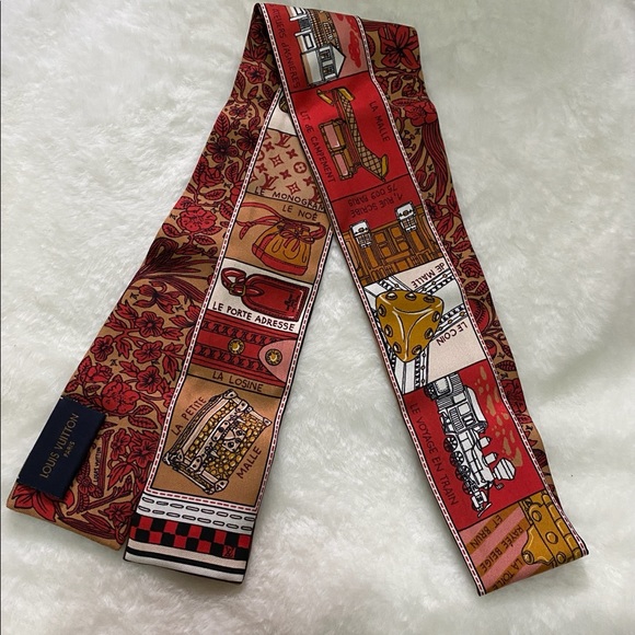 LOUIS VUITTON Silk Jeu De Louis BB Bandeau Beige - Picture 3 of 10